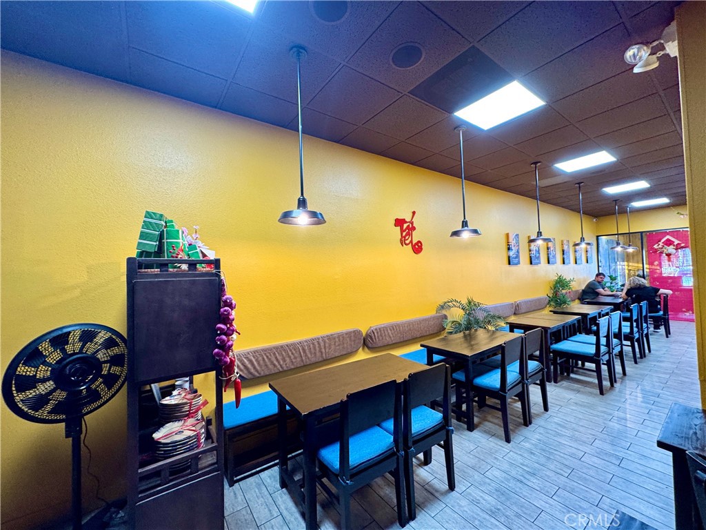 9520 Garden Grove Blvd Boulevard 1