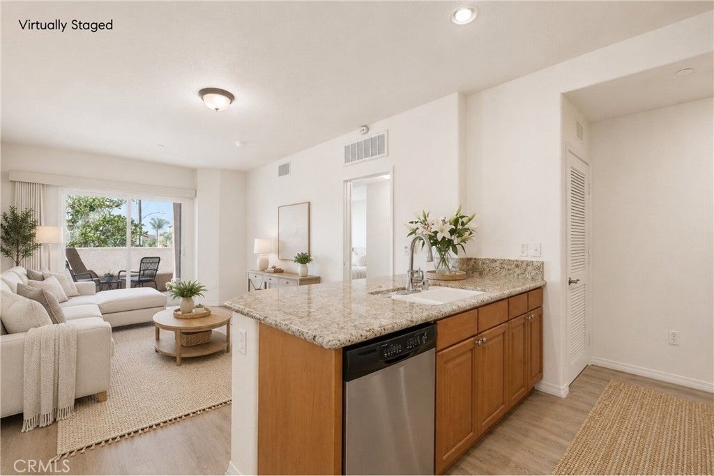2750 Artesia 458