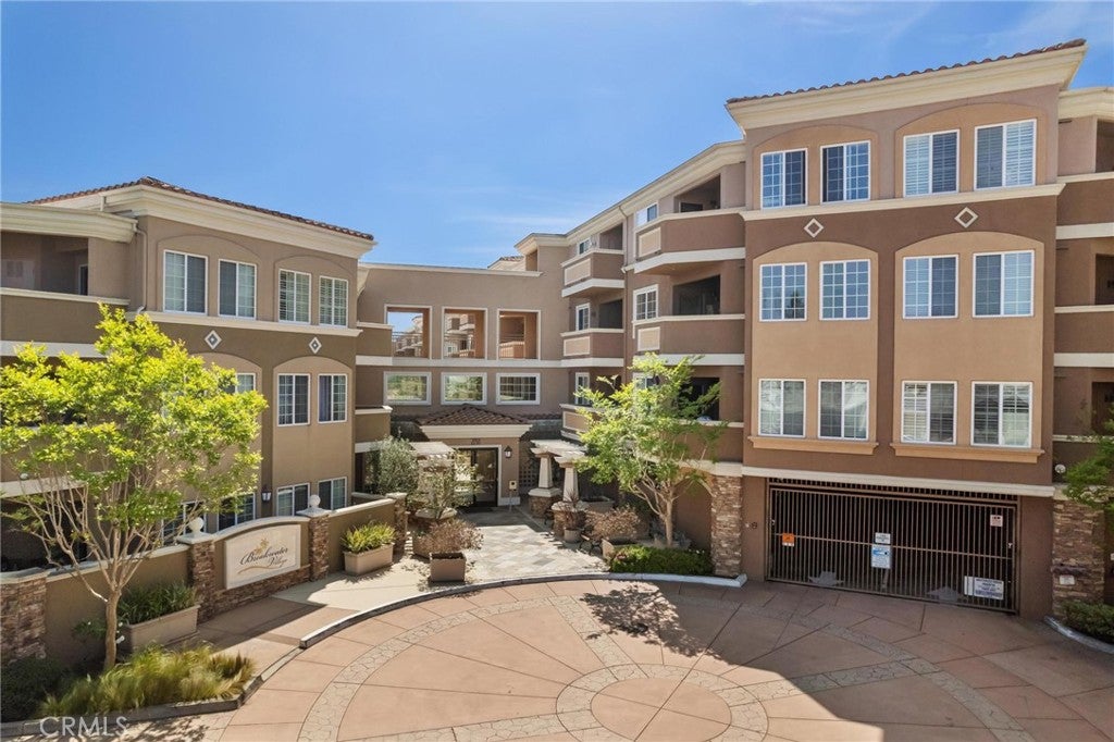 2750 Artesia 458