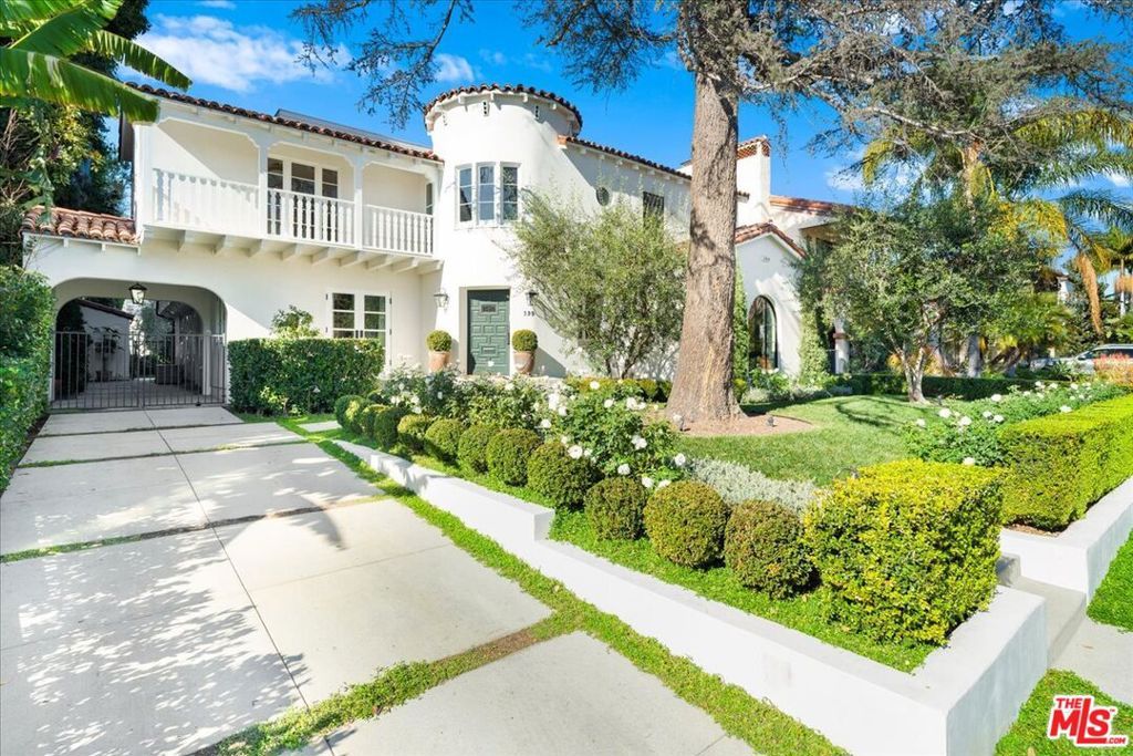 Photo of 329 S Roxbury Drive, Beverly Hills, CA 90212 (MLS # 26676785)