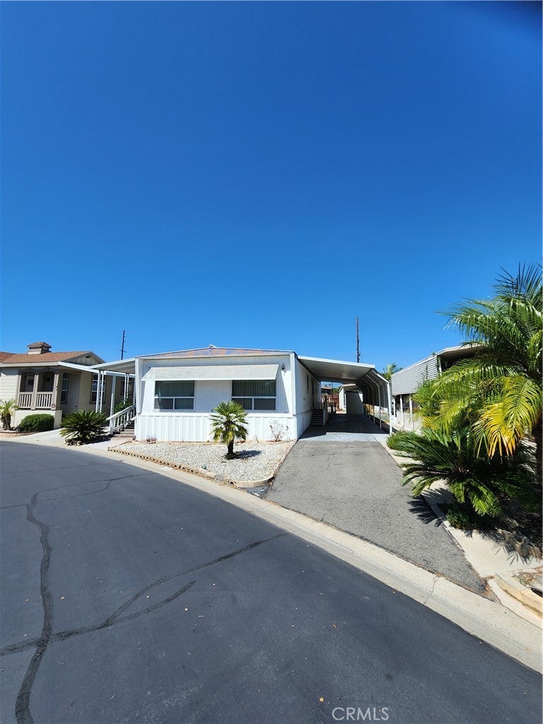 525 N Gilbert