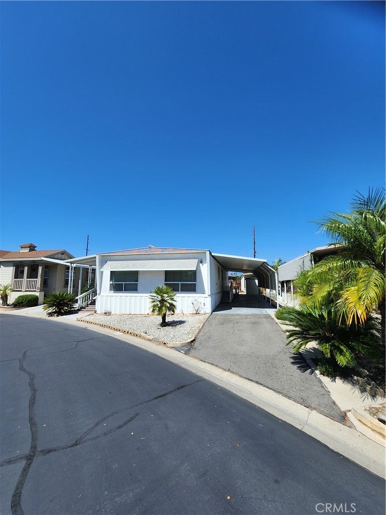525 N Gilbert