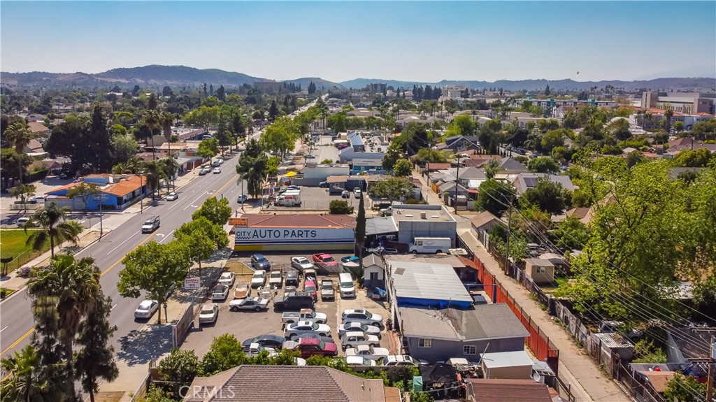 915 - 929 E Mission Boulevard