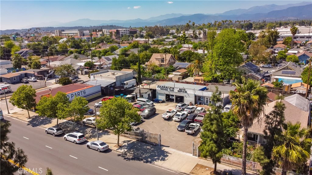 915 - 929 E Mission Boulevard