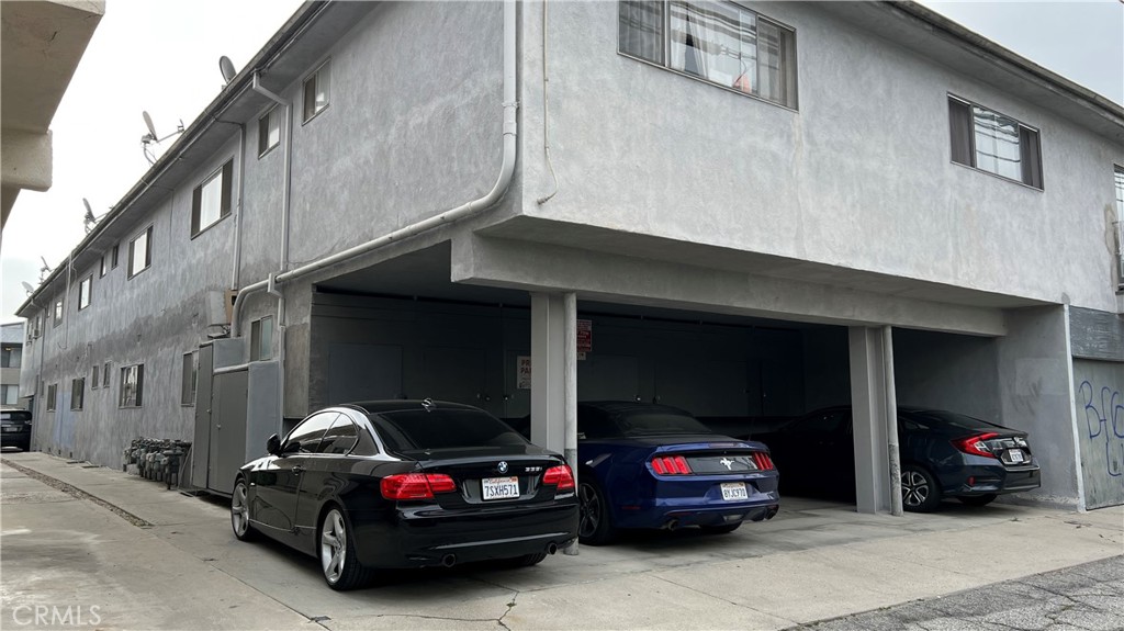 Properties 2 3525 Jasmine Avenue