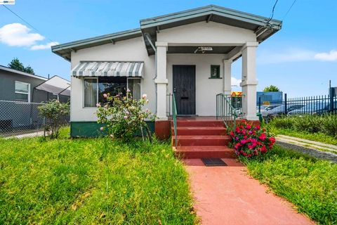 Photo of 10737 Pearmain St ST, Oakland, CA 94603 (MLS # 41134346)