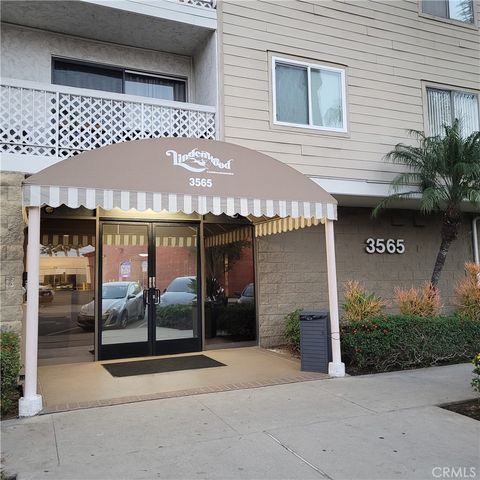 Photo of 3565 Linden Ave, Long Beach, CA 90807 (MLS # TR26054357)