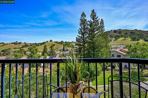 Photo of 4259 Terra Granada Dr Dr #4B, Walnut Creek, CA 94595 (MLS # 41133358)