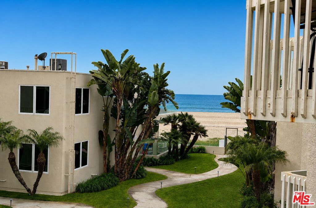 7301 Vista Del Mar