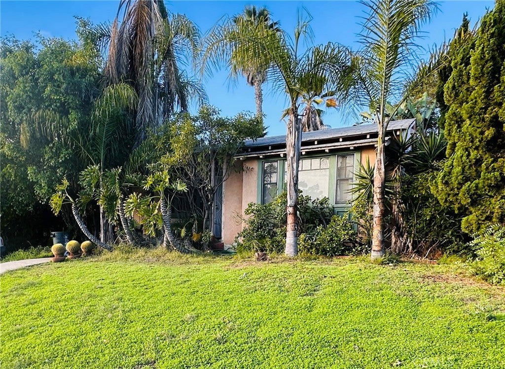 2536 Montclair