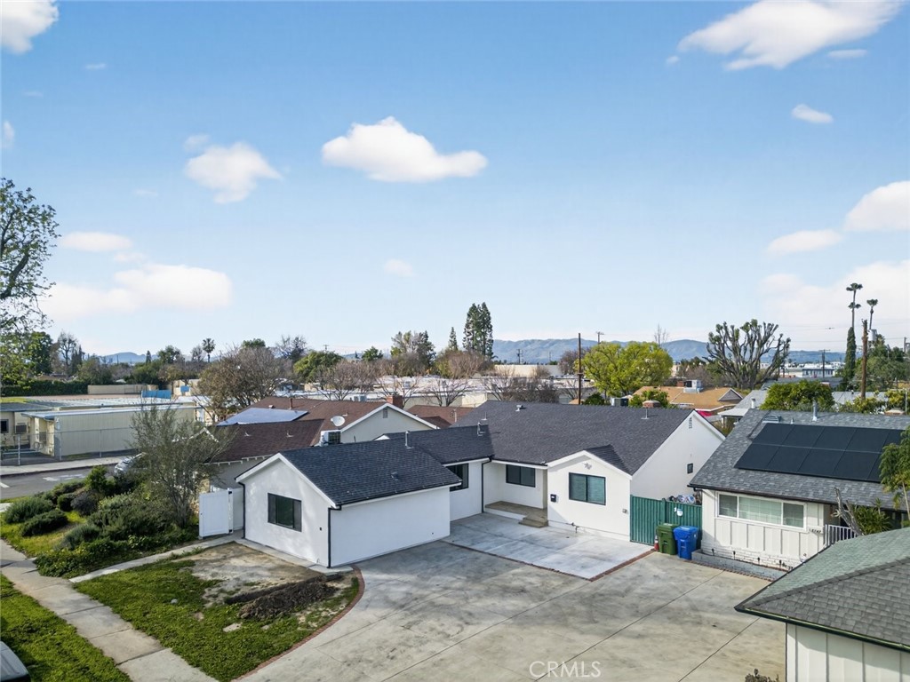 15753 Cohasset Street