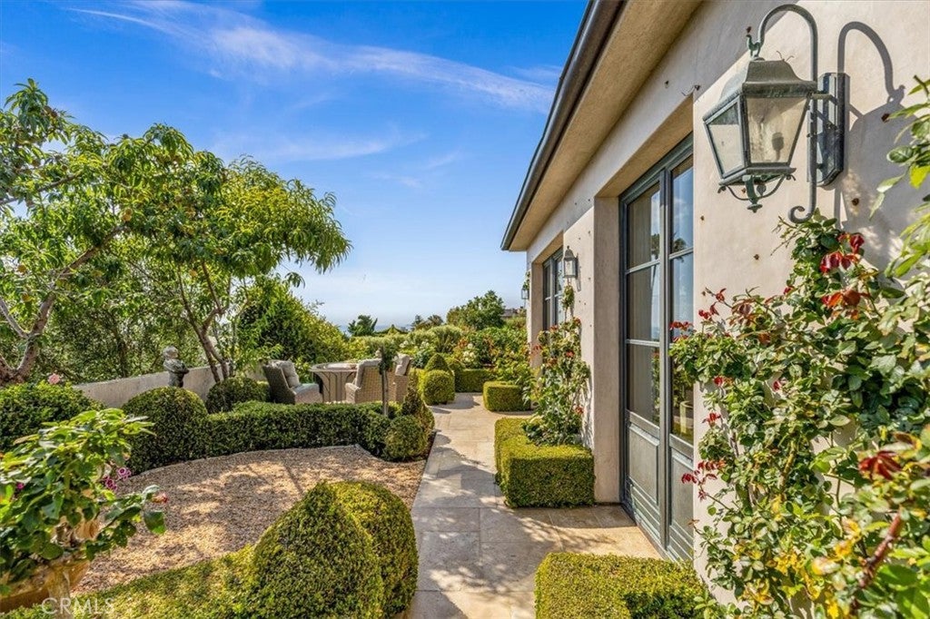 31512 Bluff, Laguna Beach CA 92651 - Photo 39