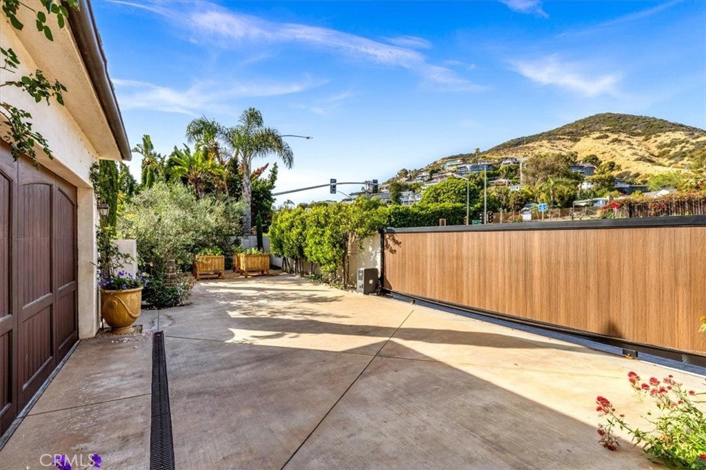 31512 Bluff, Laguna Beach CA 92651 - Photo 54