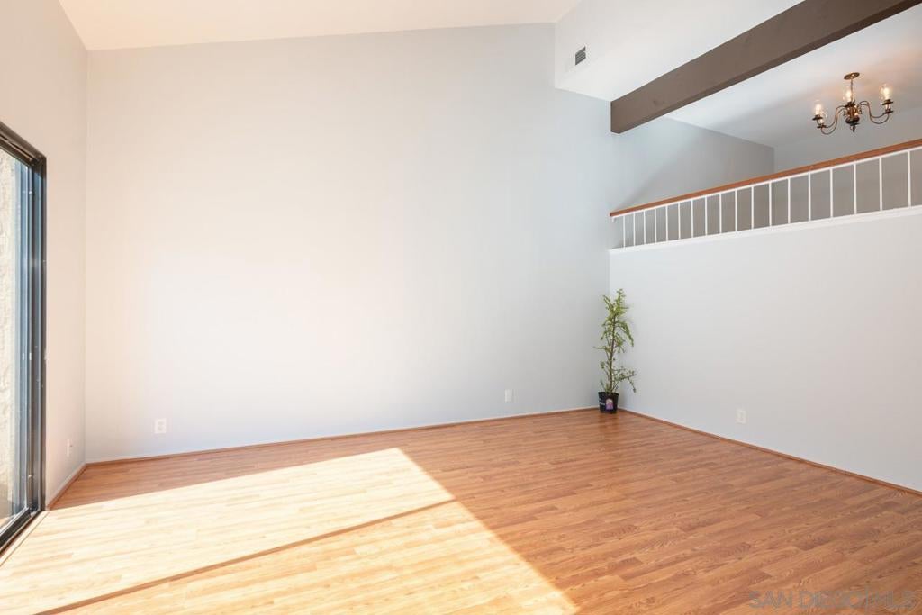 3286 Caminito Eastbluff 114