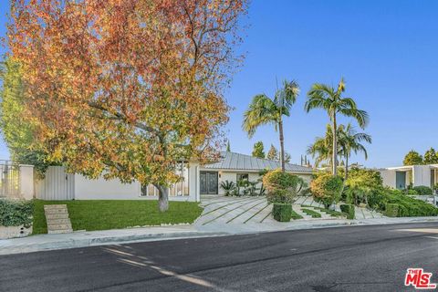 Photo of 2177 Summitridge Drive, Beverly Hills, CA 90210 (MLS # 25606301) Photo of 2177 Summitridge Drive, Beverly Hills, CA 90210 (MLS # 25606301)
