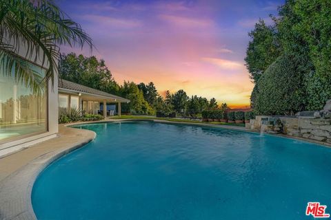 Photo of 2177 Summitridge Drive, Beverly Hills, CA 90210 (MLS # 25606301)