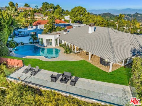 Photo of 2177 Summitridge Drive, Beverly Hills, CA 90210 (MLS # 25606301)