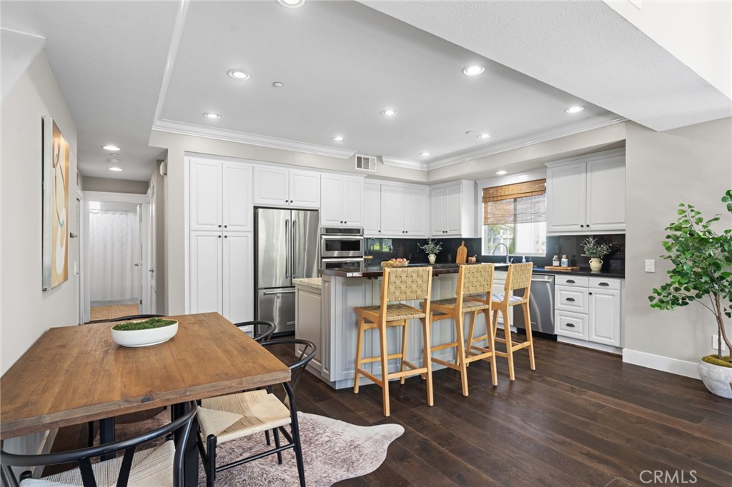 5527 Strand 106