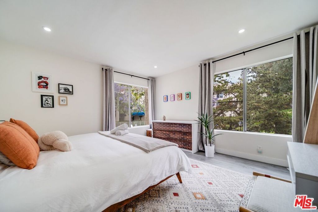 Photo of 11108 Summertime Lane, Culver City, CA 90230 (MLS # 25610969)