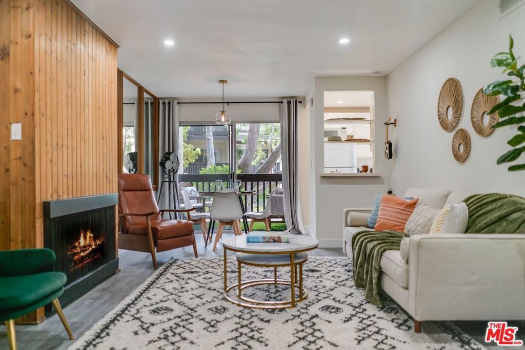 Photo of 11108 Summertime Lane, Culver City, CA 90230 (MLS # 25610969)