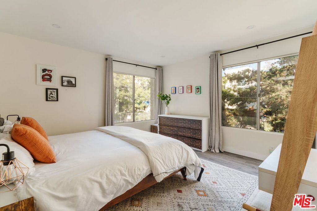 Photo of 11108 Summertime Lane, Culver City, CA 90230 (MLS # 25610969)