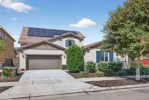 Photo of 1787 Branson Court Ct, Lathrop, CA 95330 (MLS # 41140772)