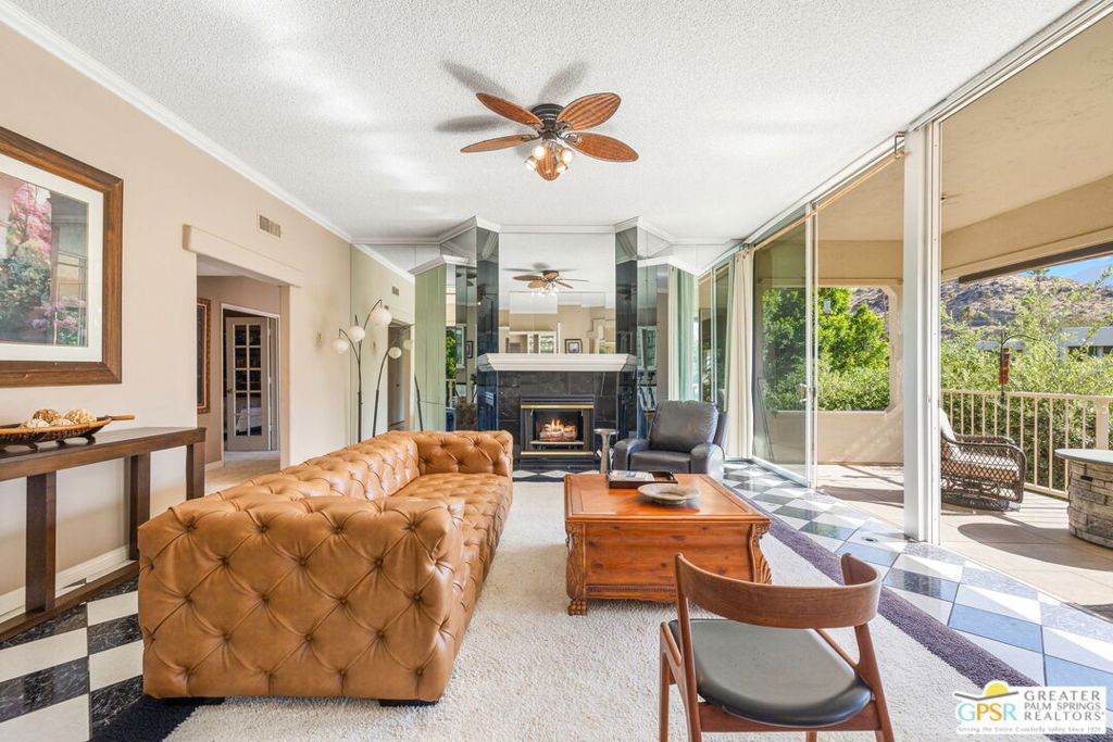 431 Desert Lakes Drive