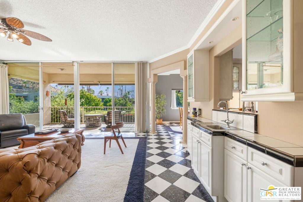 431 Desert Lakes Drive