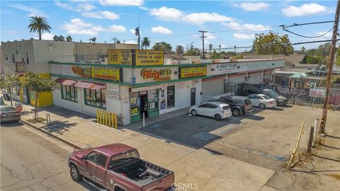 Photo of 4419 Normandie Avenue #A, Los Angeles, CA 90037 (MLS # DW25243733)