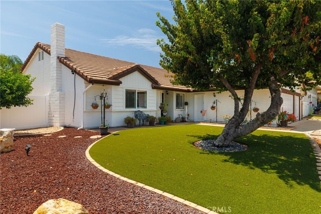 30763 Pyramid Point