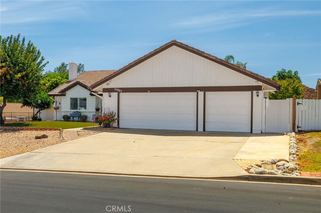 Photo of 30763 Pyramid Point DR, Canyon Lake, CA 92587 (MLS # IV26159273)