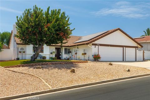 Photo of 30763 Pyramid Point DR, Canyon Lake, CA 92587 (MLS # IV26159273)