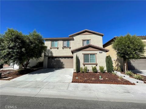 Photo of 32806 Crown Point Ln, Lake Elsinore, CA 92530 (MLS # SW26084521)