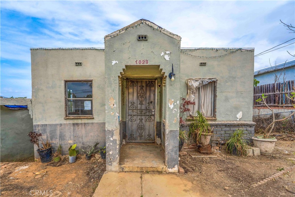 1023 De Garmo Drive