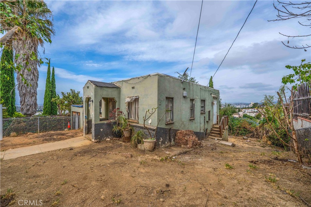 1023 De Garmo Drive