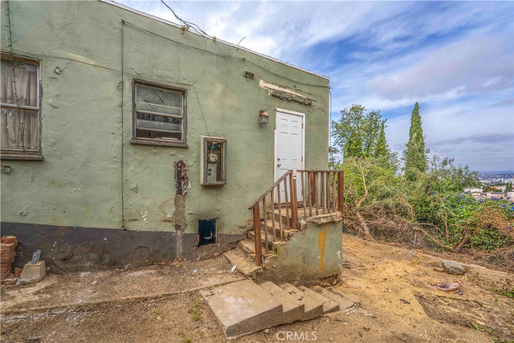 1023 De Garmo Drive