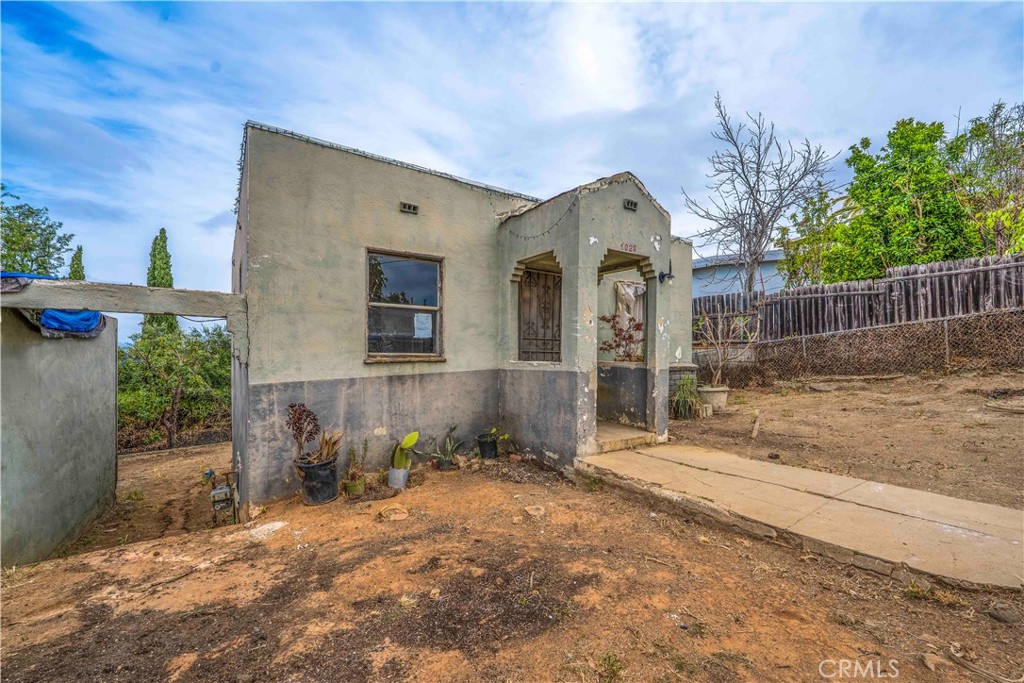 1023 De Garmo Drive