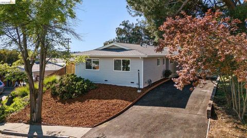 Photo of 1509 1509 Lassen Court Ct, Vallejo, CA 94591 (MLS # 41126319)