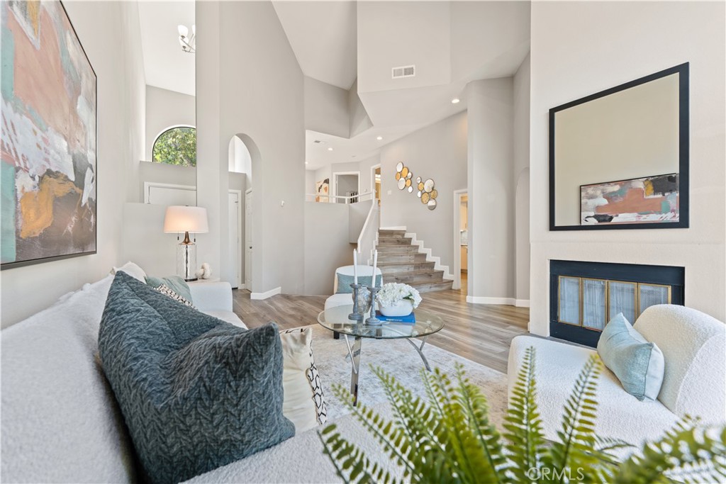 3030 la paz lane c