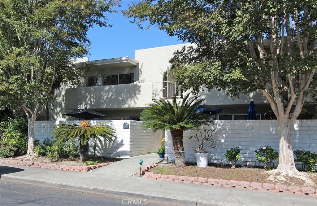 Photo of 2189 Via Mariposa East #C, Laguna Woods, CA 92637 (MLS # OC25255623)