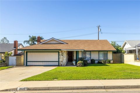 Photo of 2025 Pattiglen Ave, La Verne, CA 91750 (MLS # CV26014642)