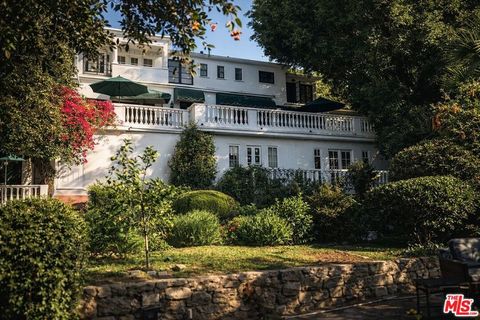 Photo of 8298 Presson Place, Los Angeles, CA 90069 (MLS # 26658881)