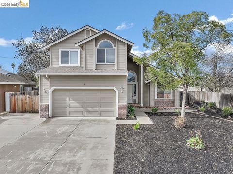 Photo of 5041 5041 Claremont Ct Ct, Oakley, CA 94561 (MLS # 41124528)