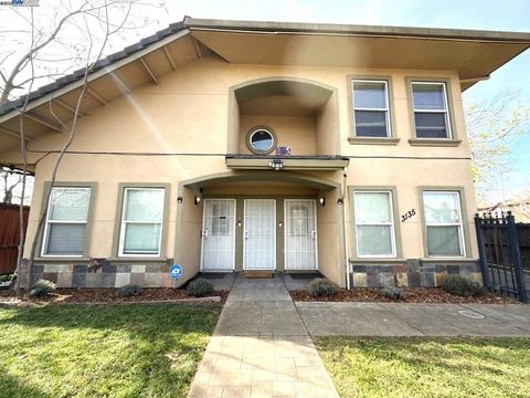 Photo of 3135 3135 Academy Way Way, Sacramento, CA 95815 (MLS # 41084491)