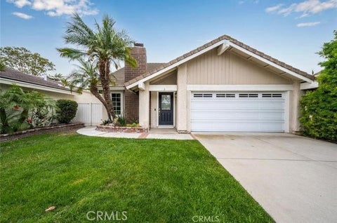 Photo of 3 Rock Spgs SPGS, Irvine, CA 92604 (MLS # DW26225596)