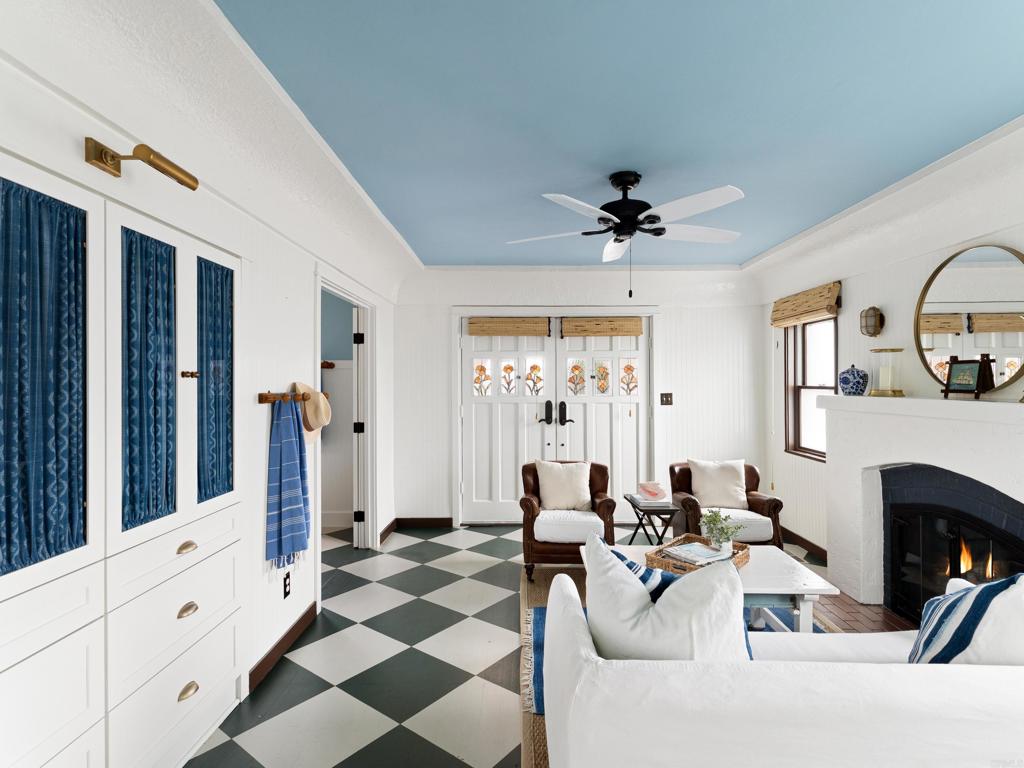 1008 S Ditmar Street