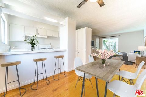 Photo of 941 N San Vicente Boulevard #11, West Hollywood, CA 90069 (MLS # 26641073)