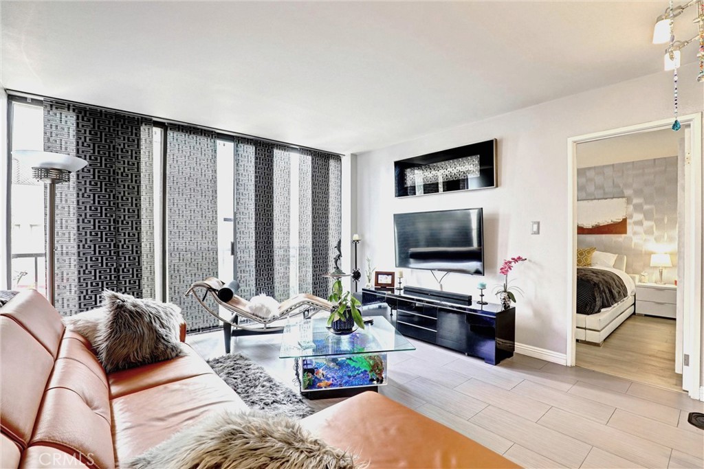 1750 E Ocean Boulevard 101