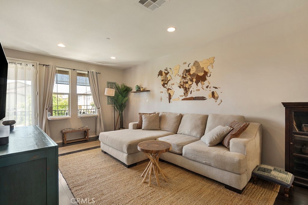 821 E Cassia E