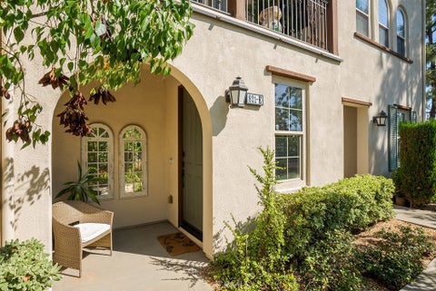 Photo of 821 E Cassia LN #E, Azusa, CA 91702 (MLS # CV26194453)
